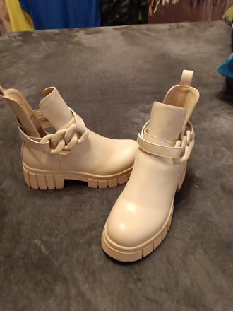 Béžové topánky s retiazkou - 39, 39