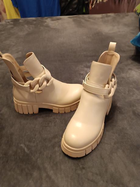 Béžové topánky s retiazkou - 39, 39