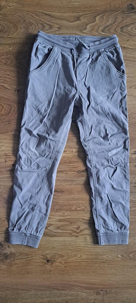 Tenké nohavice, v. 146, 146