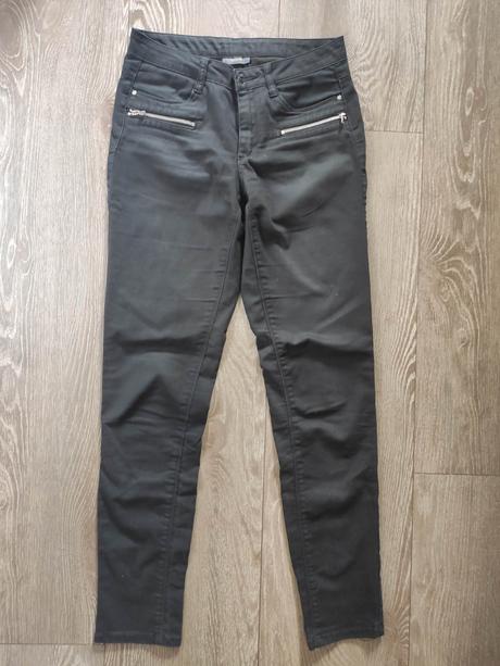 Cierne nohavice, yessica,m