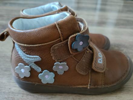 Dievčenské topánky, 28