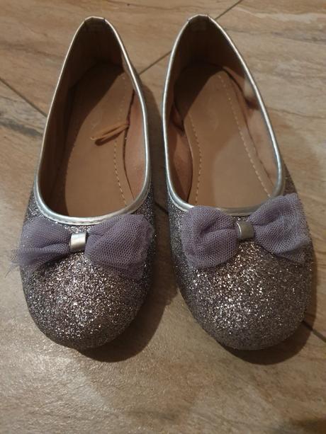 Strieborné balerínky, 36