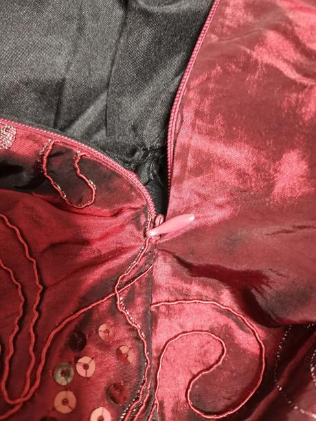 Spoločenské šaty, 40