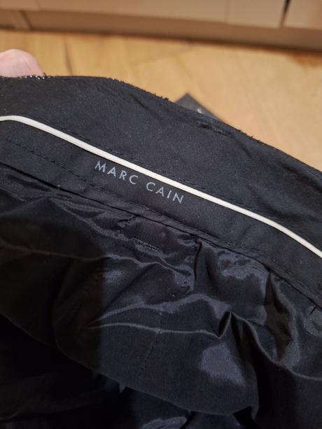 Nohavicovy kostym marc cain, s