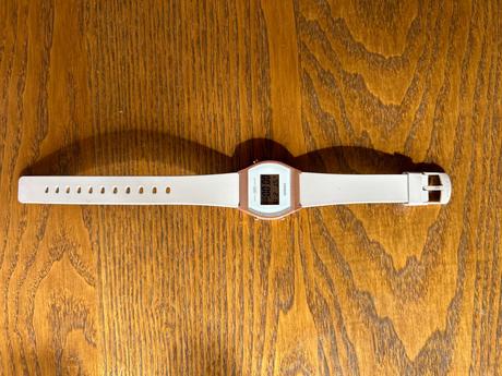 Dámske hodinky casio edgy, casio