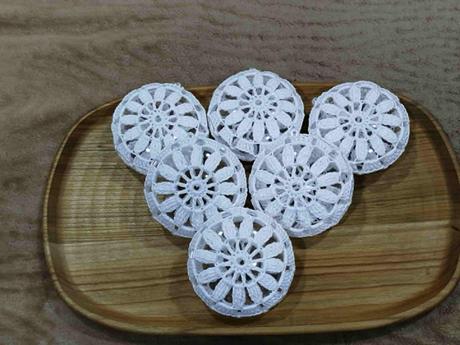 Háčkované vianočne ozdoby - medailón 1, 