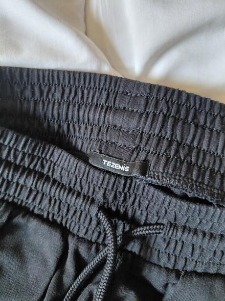 Tepláky zn. tezenis veľ 152 čierne, tezenis,152