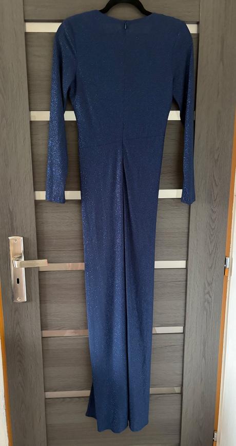 Trblietavé priliehavé šaty, s