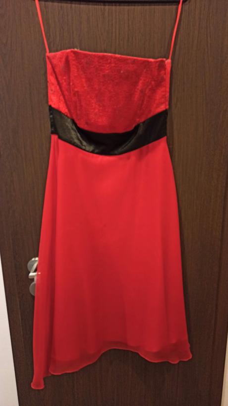 Lacné nové (skoro) spoločenské šaty, 38