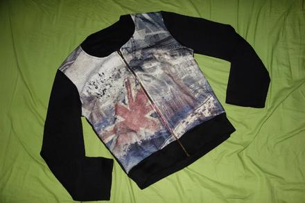 Mikinka s motivom londyna, 152