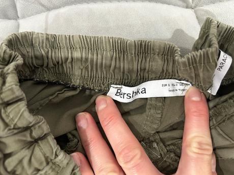 Široké kaki nohavice bershka, bershka,s