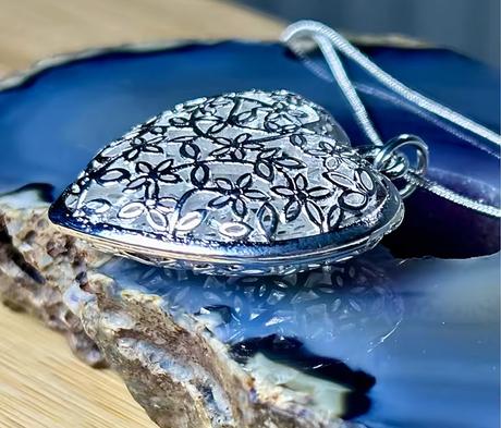 Retiazka so srdiečkom, 