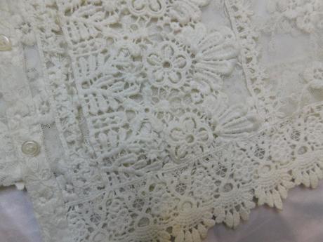 Velmi pekna kvalitna čipkovana bluzka, 42