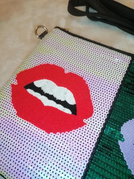 Nová listová kabelka flitrova, 