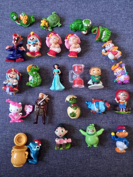 Kinder hračky kus za 0,50 eur,