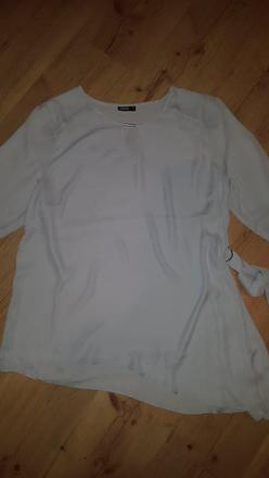 Ľahká bledomodrá bľúza, okay,46