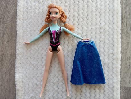 Barbie mattel anna v lesklej sukni, 