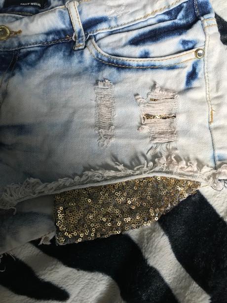 Kraťasy so zlatými flitrami, tally weijl,40