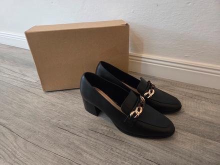 Mokasíny s retiazkou, next,40