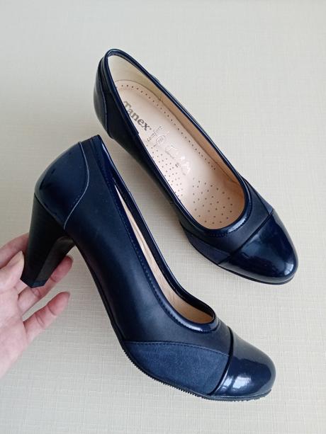 Lodičky z pravej kože, 37