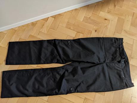 Nohavice na motorku, 42