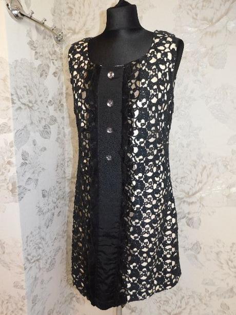 Velmi pekne šaty, 40