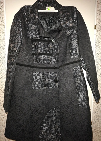 Úžasný dámsky kabát veľ.46/48, 48