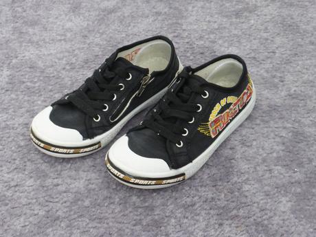 Tenisky zn. delfin, 33