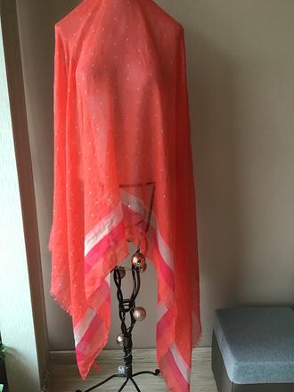 Šatka s bodkami, tcm