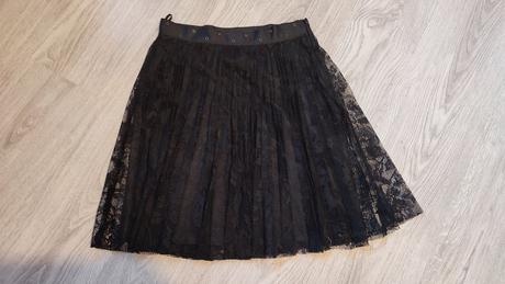 Sukňa z krajky, 146