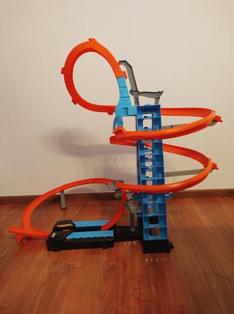 Hot wheels autodráha turbo boost gjm76 + garáž,