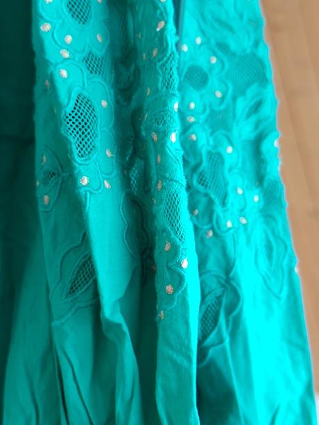 Yas originál luxusné vysivane biobavlna maxisaty, m