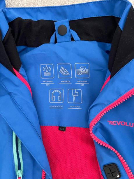 Prechodná bunda, veĺ.128, zn. trevolution, 128