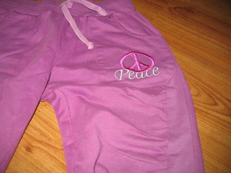 Dievčenské tepláky, 152