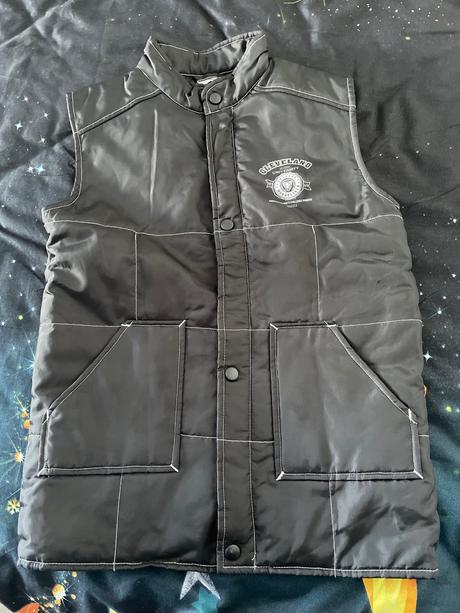 Predam chlapčenskú vestu, 134