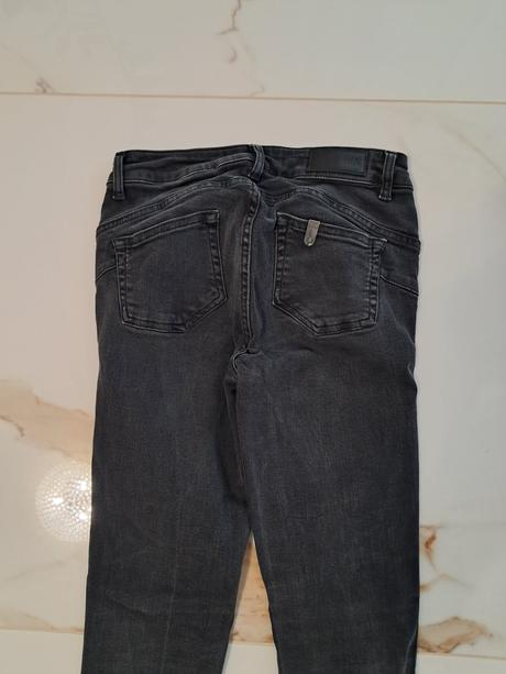 Liu jo rifle, liu jo,28