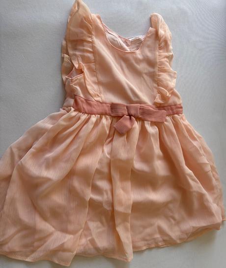 Prekrasne saty oblecene 2 hodiny, pepco,92