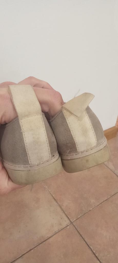 Krásne chlapčenské topánky, 25