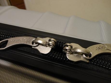 Cestovný kufor - plastový,