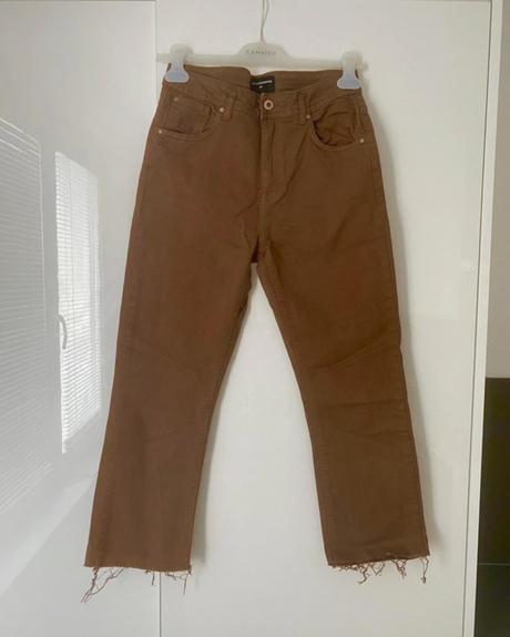 Hnedé gate, reserved,38