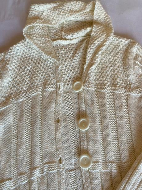 Kvalitný teplý svetrík s kapuckou edda v. m, m