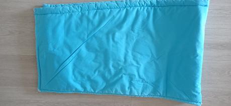 Zástena za posteľ,