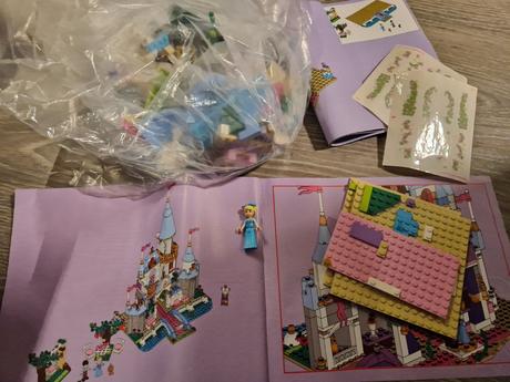 Lego popoluska zamok,