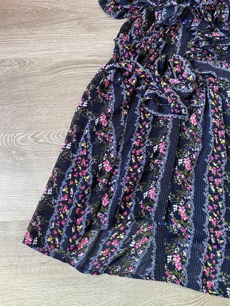 Saty s volanikmi, xs