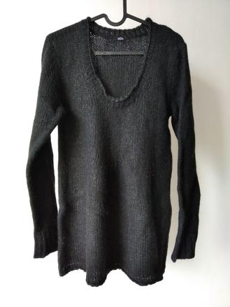 Hrejivý čierny pulóver noe, s