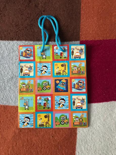 Darcekova papierova taska, rozmer 19x23x11,5 cm,