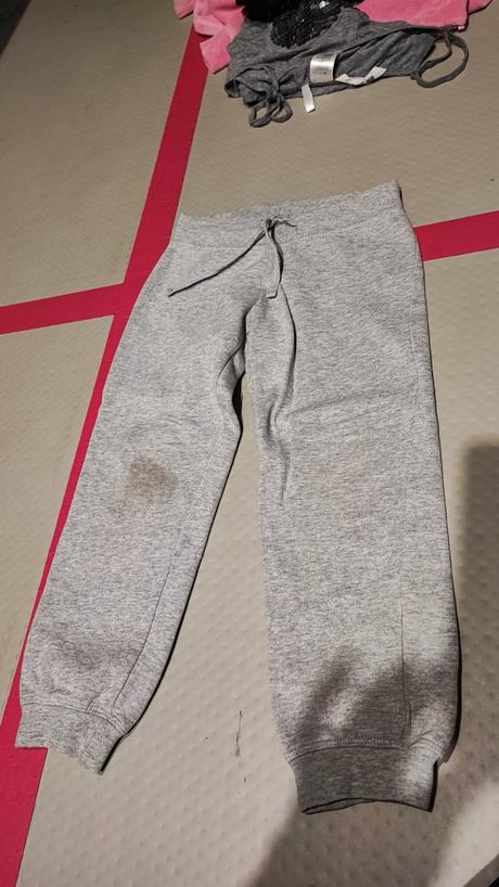 Tepláky hellou kitty, h&m,110