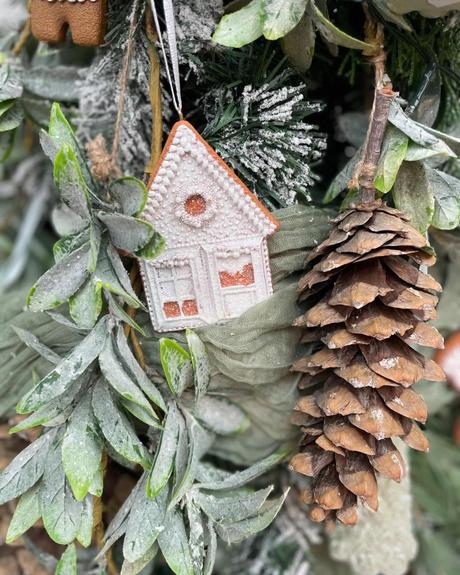 Medovník domček - perník s bielou polevou 2 ks, 