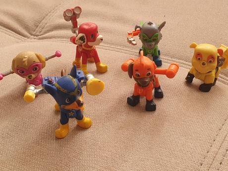 Predám 6 ks pohyblivých figúriek labková patrola, 