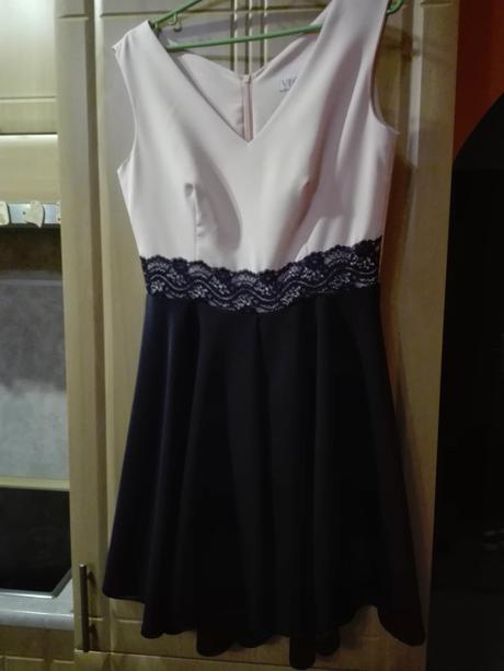 Šaty s predlženou sukňou vzadu, 40